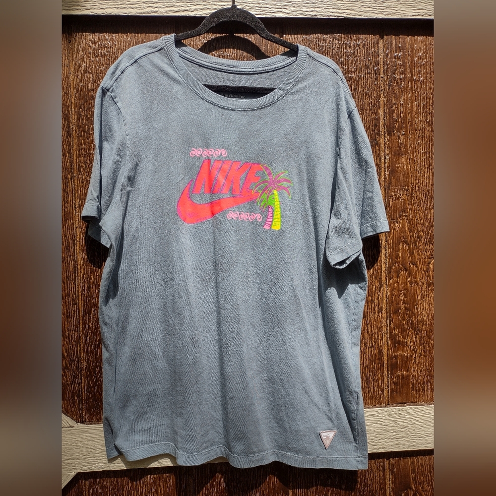 The Nike T Gray Beach Party Graphic T Shirt Mens XL